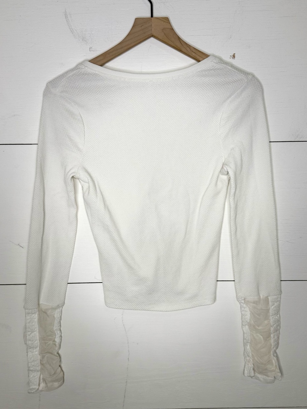Free People • Wear Me Out Thermal Mesh Lace Cuff Sleeve Top Size Medium - Picture 5 of 5